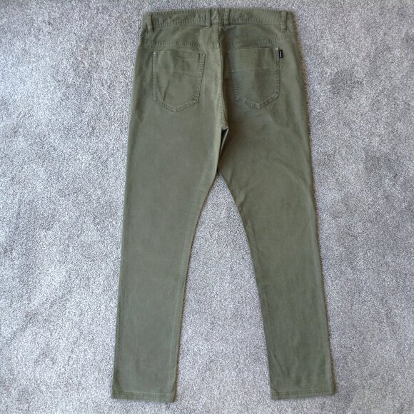⭐OAKLEY’S REGULAR FIT PANTS in Olive, size 33 x 32⭐ - Picture 3 of 6